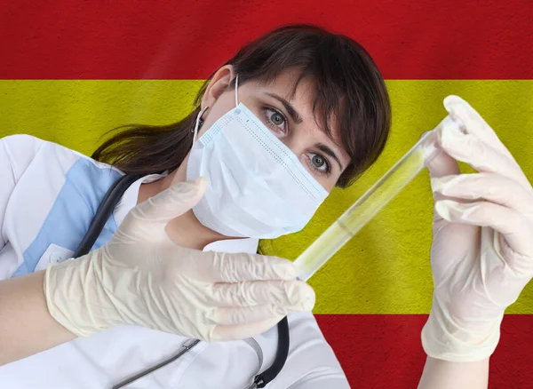 Mujer Científica Con Sonda Coronavirus Covid Contra Bandera España Investigación —  Fotos de Stock