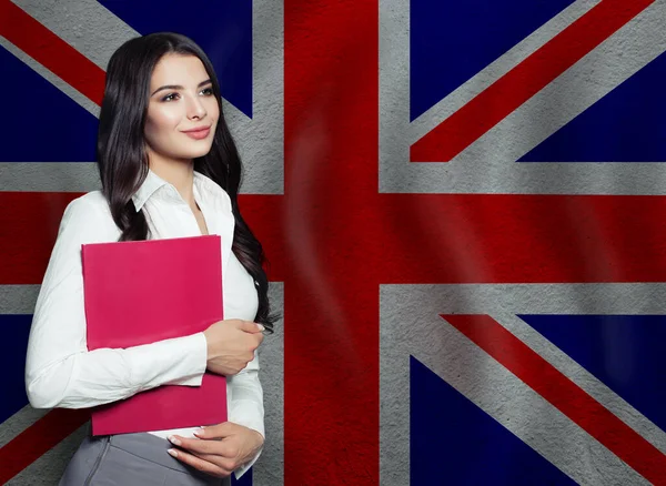 Birleşik Krallık Bayrağı Taşıyan Iyimser Bir Kadın Ngiltere Uzaktan Öğrenim — Stok fotoğraf