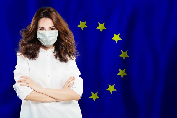 Virologe Arzt Oder Krankenschwester Mit Medizinischer Gesichtsmaske Auf Dem Hintergrund — Stockfoto