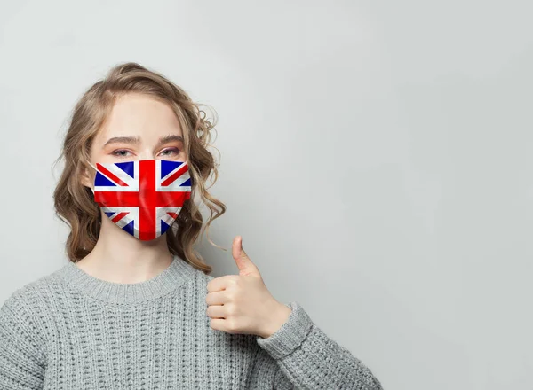 Happy Woman Face Mask Holding Thumb National Flag Background Epidemie — Stock fotografie