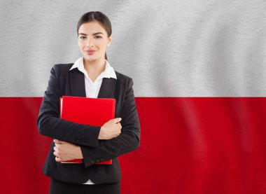 Kırmızı defterli genç bayan. Eğitim ya da iş konsepti