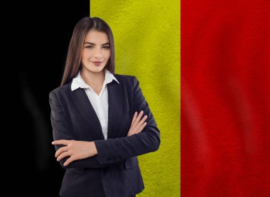 Genç kadın işe hazır ya da dil öğrenmeye