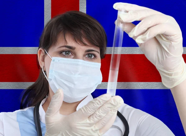 Mujer Científica Con Sonda Ensayo Coronavirus Covid Contra Bandera Islandia —  Fotos de Stock