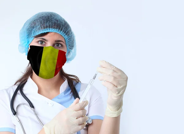 Mujer Científica Con Máscara Con Bandera Bélgica Investigación Virus Laboratorio —  Fotos de Stock