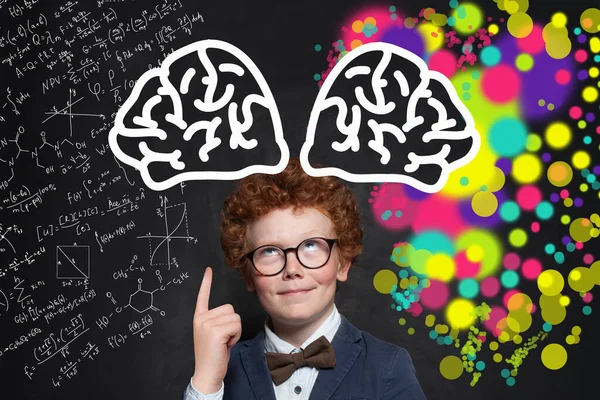 Έξυπνο Παιδί Και Εγκεφαλική Δύναμη Εγκεφαλική Αντίληψη — Φωτογραφία Αρχείου