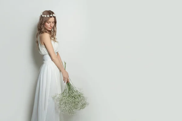 Hermosa Mujer Retrato Vestido Blanco — Foto de Stock