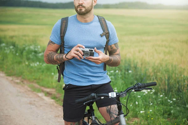 Handsome Man Taking Photo Camera Traveling Bicycle — Stock Photo, Image