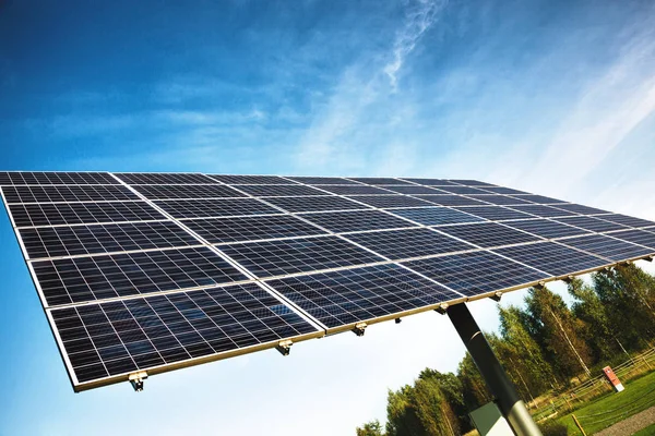 Painéis Energia Solar Fundo Céu — Fotografia de Stock