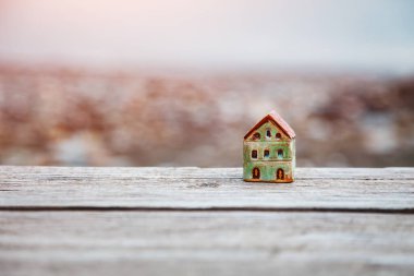 Kopya alanı ile sembol olarak küçük evin modeli