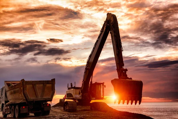 Retroexcavadora Excavadora Que Trabaja Con Cubo Sitio Excavación Tierra Industrial — Foto de Stock