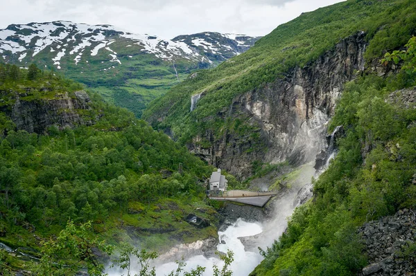 Kjosfossen waterval uitzicht vanaf de bovenste punt. Noorwegen — Stockfoto