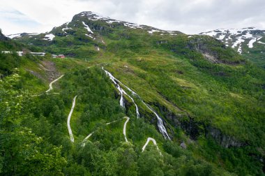Güzel manzara, Norveç yokuş yukarı yürüyüş yolu
