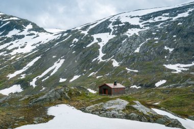 Küçük evde Dalsnibba Yaylası, Norveç