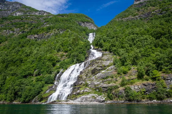 Cascate del fiordo Geiranger, Norvegia . — Foto Stock