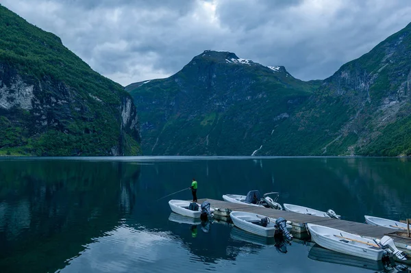 Geiranger fiordo paesaggio notturno — Foto Stock