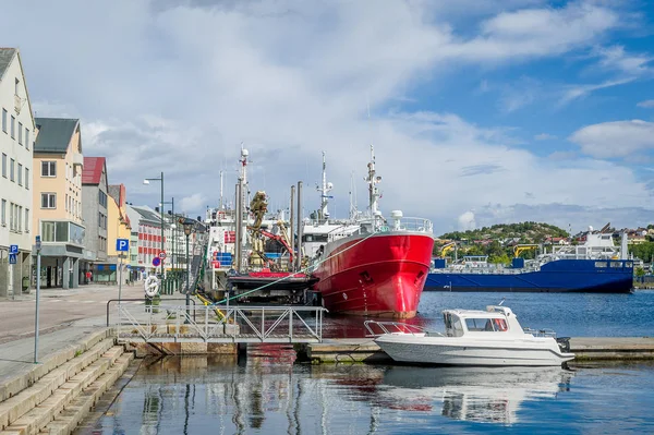 Puerto de Kristiansund, Noruega . — Foto de Stock