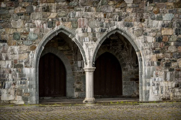 Nidarosdomen 大教堂侧门，挪威特隆赫姆. — 图库照片