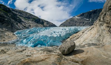 Nigardsbreen buzul görünümünü