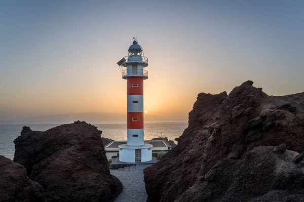 Punta de Teno világítótorony naplementekor — Stock Fotó