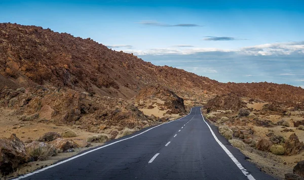 Road at El Teide national reserve, Tenerife. — Stock Photo, Image