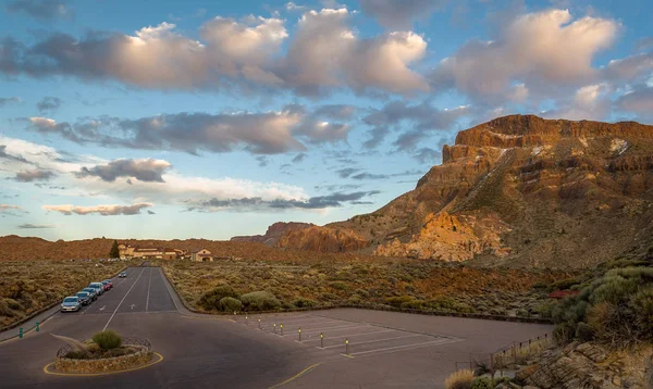 Roques de Garcia, Parador de estacionamiento en la isla de Tenerife — Foto de Stock