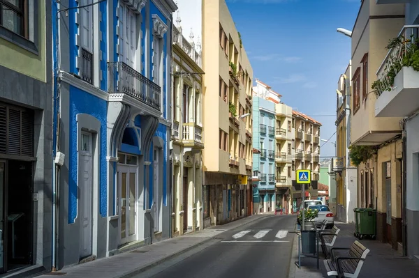 Piccola strada del centro storico di La Orotava, isola di Tenerife — Foto Stock