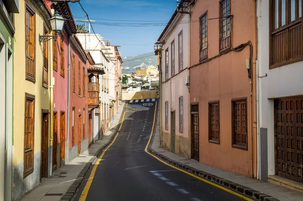Emty straat van de oude binnenstad van La Orotava. — Stockfoto