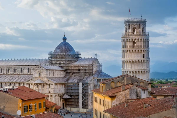 Pisa roof view at tower and Duomo Imagens De Bancos De Imagens