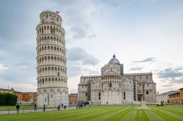 Calm evening at Pisa touristic center — Stockfoto