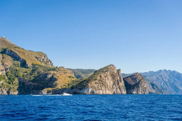 Rocky Amalfi海岸海景 免版税图库图片