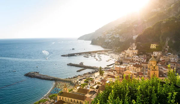 Amalfi vid solnedgången flygvy — Stockfoto