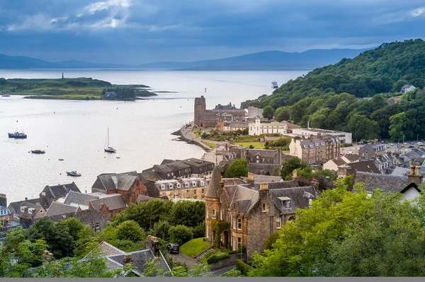 Oban aerial view from viewpoint at McCaigs tower — 图库照片