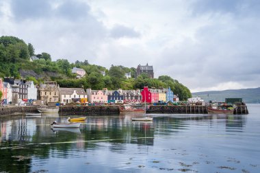 Tobermory old town embankment