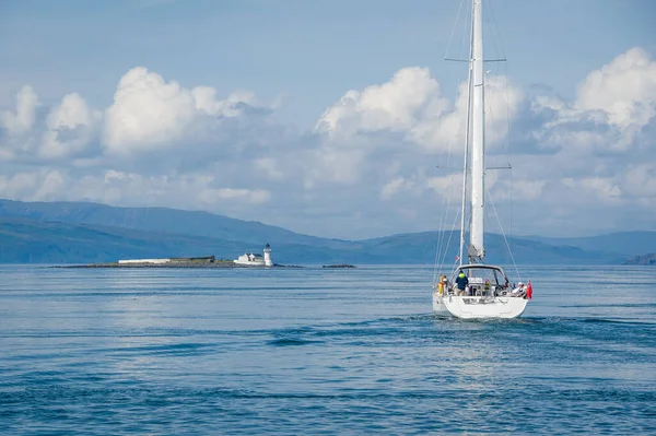 Croisière en voilier sur les îles Hébrides — Photo