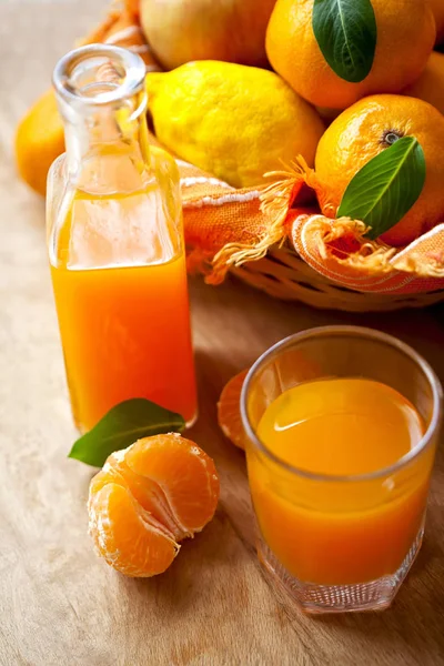 Färskpressad juice — Stockfoto