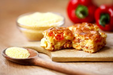 pasta Mısır unu ve taze biber ile