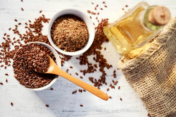 Organic products of flax seed — Stock Photo, Image