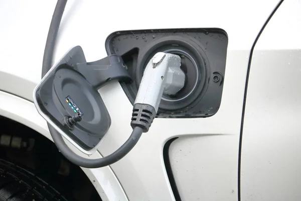 Electric Car Plug-in — Stock Photo, Image