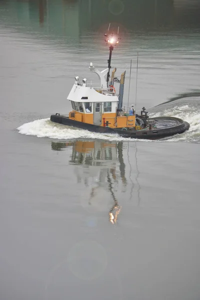 Nattlys på marinefartøy – stockfoto