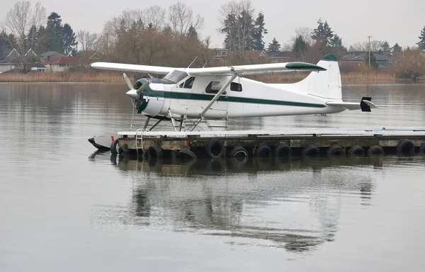 Wide on Moored Float Plane — Stock Photo, Image