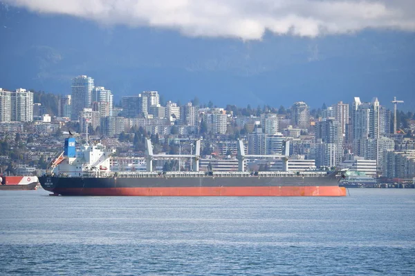 Una portarinfuse panamense ancorata nel porto di Vancouver — Foto Stock