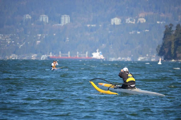 Kayaking on Vancouver, Canada 's English Bay — стоковое фото
