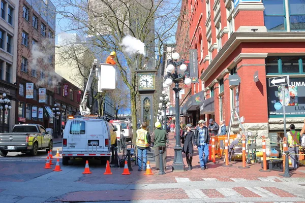 Arreglando el Reloj de Vapor y el Distrito de Gastown en Vancouver, Canadá — Foto de Stock