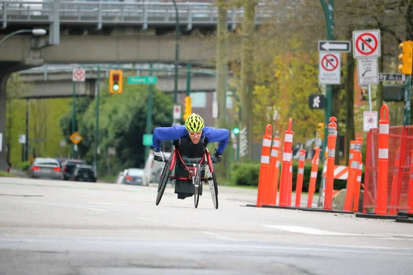 Atleta em cadeira de rodas durante 2017 Vancouver Sun Run Race — Fotografia de Stock