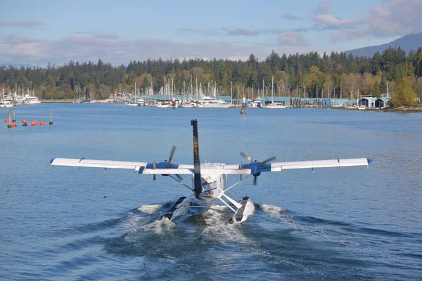 Harbour Air sjöflygplan tar bort i Vancouver — Stockfoto