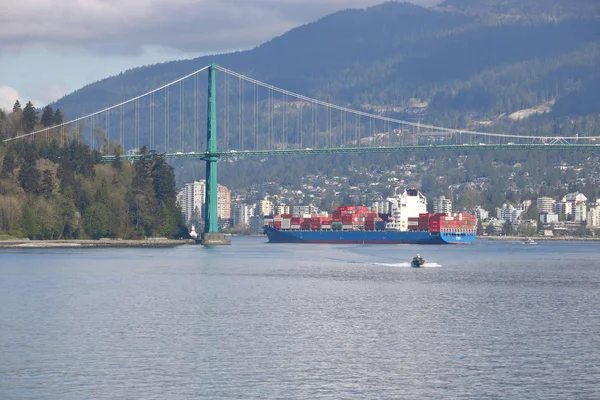 Kontejnerová loď v Vancouver, Kanada — Stock fotografie