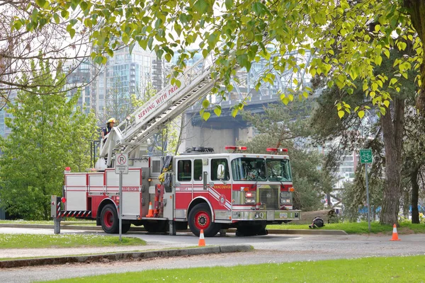 Hele op brandweerman Truck testapparatuur — Stockfoto
