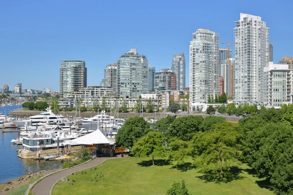 Frente al puerto de Vancouver y Marina — Foto de Stock