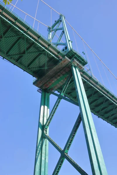 Infra-estrutura de ponte de suspensão — Fotografia de Stock