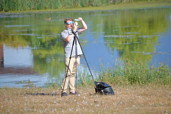 Verschillende zonsverduistering Tools voor het bekijken van — Stockfoto